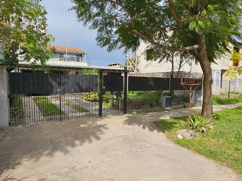 Casa en venta 6 amb Garin cochera-jardín-terraza