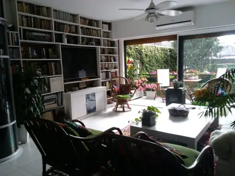 PH en venta - 4 Dormitorios 4 Baños - Floresta