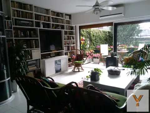 PH en venta - 4 Dormitorios 4 Baños - Floresta