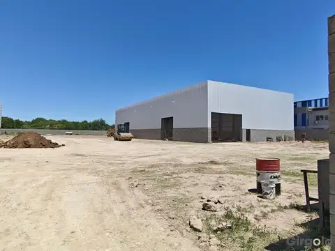 Galpones 4000 m2 en alquiler sobre ruta 25 Moreno