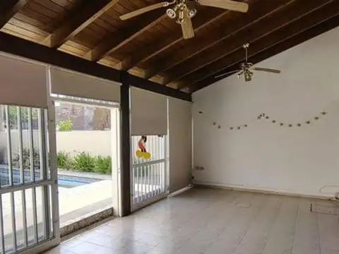 CASA EN VENTA 2 DORMITORIOS – ALTA CÓRDOBA PILETA + QUINCHO