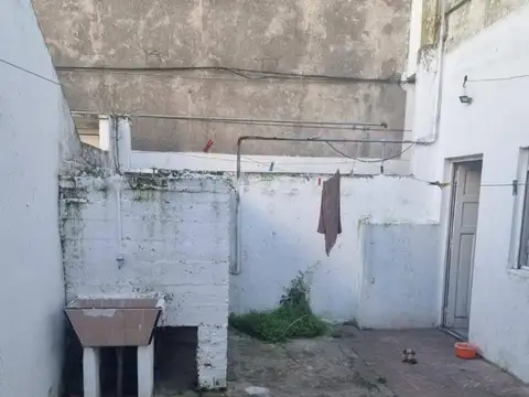 Casa 2 ambientes con 1 baño