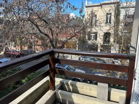 Depto Tipo Casa en Alquiler 80 años