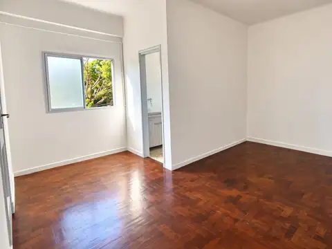 Belgrano 5000, Piso 1