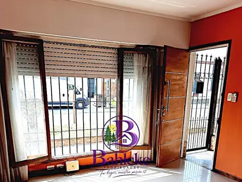 Casa 7 ambientes con 3 baños