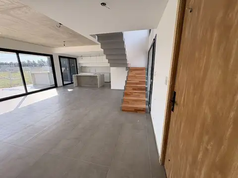 Casa en Venta en Jose Hernandez, USD 230.000