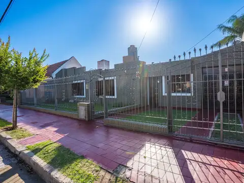 Casa 5 ambientes con 3 baños