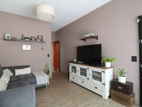 HERMOSA Casa 4 Amb con Cochera/Patio/Parri.Haedo