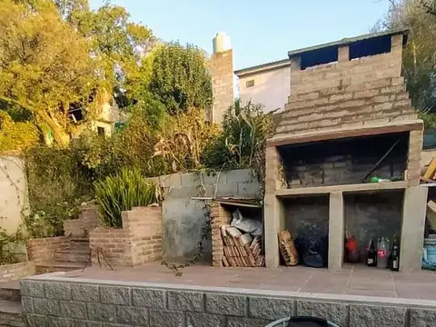 Casa en venta - 2 Dormitorios 1 Baño - Cocheras - 300Mts2 - Río Ceballos, Colón, Córdoba