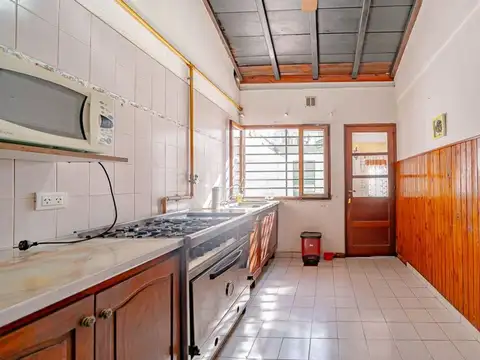 Venta casa 3 ambientes patio cochera Caseros