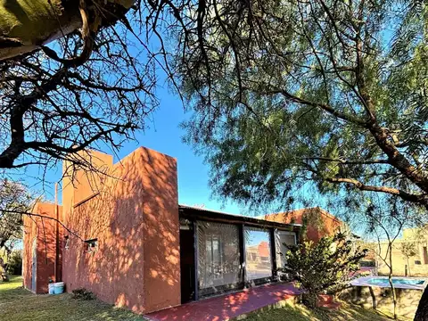 CASA EN VENTA C/BAJADA AL RIO PROPIA  B° CERRADO