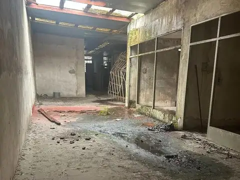 Galpon en Alquiler 34  mts Fondo