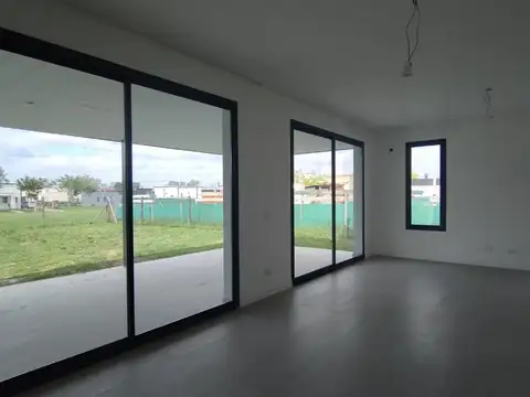 OPORTUNIDAD! SAN PABLO. 4 amb, parrilla, cochera