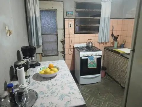 Casa 3 ambientes con 1 baño