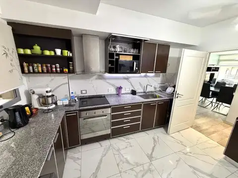VENTA DPTO 3 AMBIENTES PISO ALTO CON BALCÓN Y COCHERA TORRE BRISAS PREMIUM
