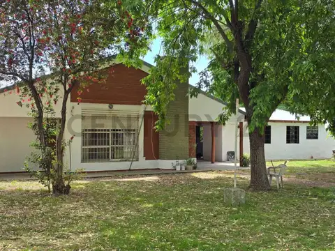 Casa con quincho - 515 e/ 141 y 142 - USD 98.000