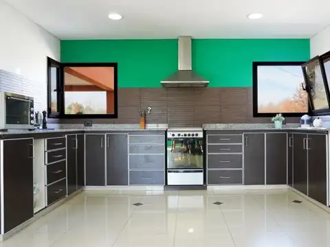 Casa 5 ambientes con 2 baños