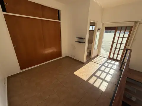 Depto Tipo Casa 2 ambientes con 1 baño