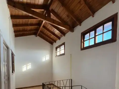 Depto Tipo Casa 5 ambientes con 2 baños