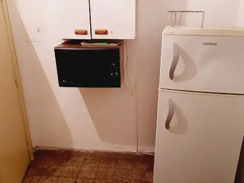 APTO CREDITO Departamento 3 ambientes, tipo PH, PB, frente con patio  a pasos del parque Roberto Goyeneche(Donado)