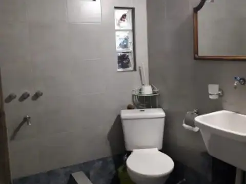 Casa en Alquiler en Gregorio de Laferrere, $ 350.000