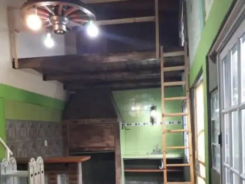 Casa 3 ambientes con 1 baño