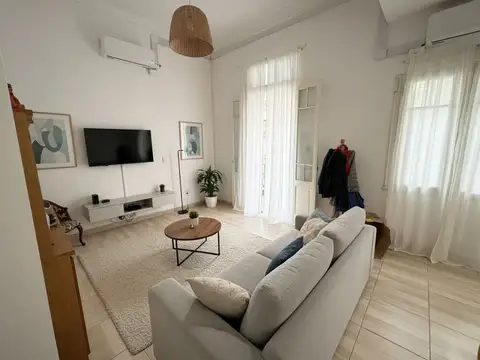 VENTA PH 4 AMBIENTES MUY AMPLIO CON PATIO Y TERRAZA