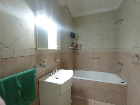 2 ambientes con patio, excelente estado, Apto crédito