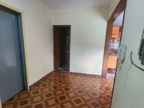 Zeballos 5500, Piso 1