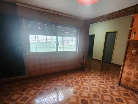 Depto Tipo Casa en Alquiler en Wilde, $ 850.000