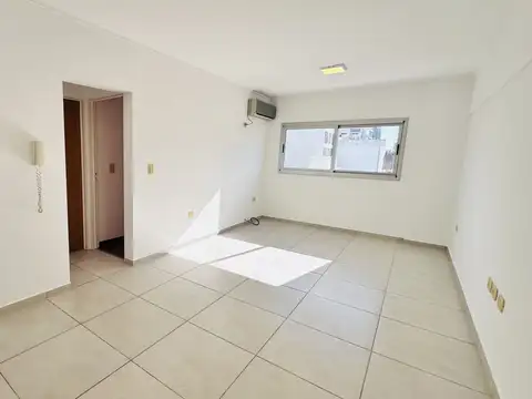Departamento de 2 ambientes con cochera en venta ? Zona 59 y 14