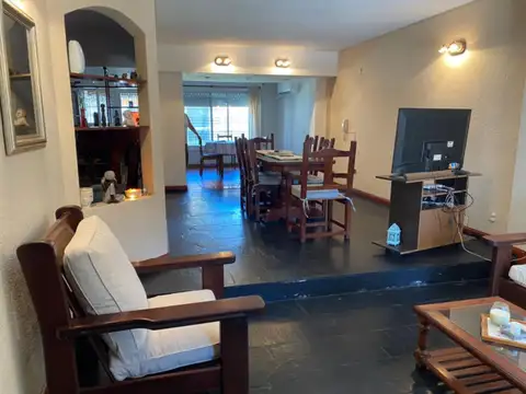 Casa 5 ambientes con 1 baño