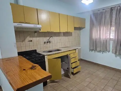 Depto Tipo Casa en Venta 50 años