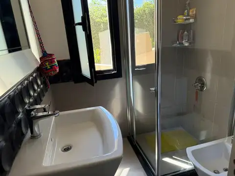 VENTA CASA 4 DORMITORIOS - B° PRIVADO COSTA NOGAL