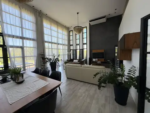 Casa 6 ambientes con 3 baños