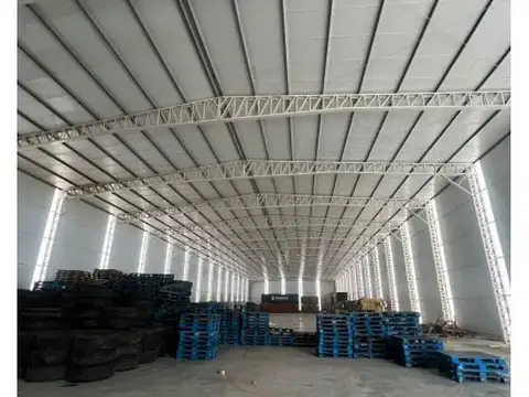 Galpon en Alquiler 102  mts Fondo