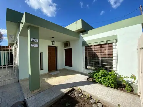 VENTA CASA 4 AMB, VILLA DE MAYO, APTO CREDITO