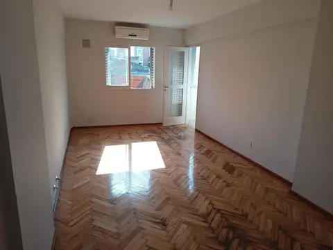 Venta depto dos dormitorios. Impecable.