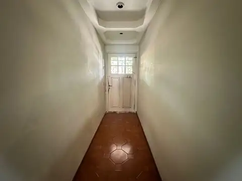 VENTA CASA 4 AMB JARDIN COCHERA BERNAL CENTRO