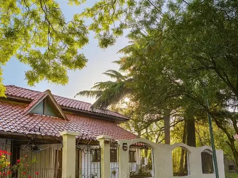 CHALET 4 AMBIENTES + DPTO. 2 AMB