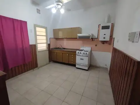 Alquiler casa de esquina - Cochera - Barrio Belgrano