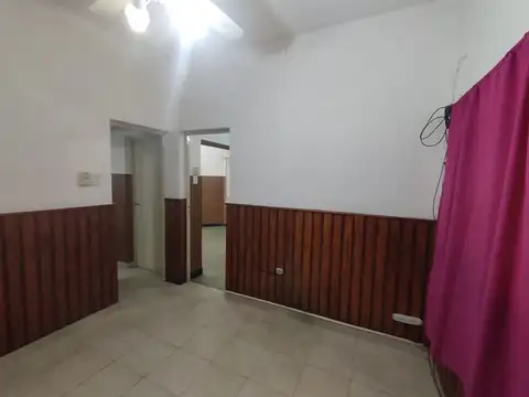 Casa 5 ambientes con 1 baño