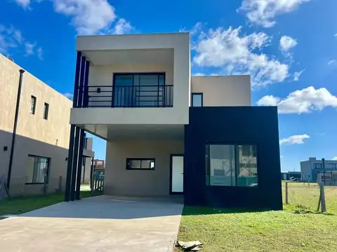 Casa en alquiler en El Aljibe  con pileta