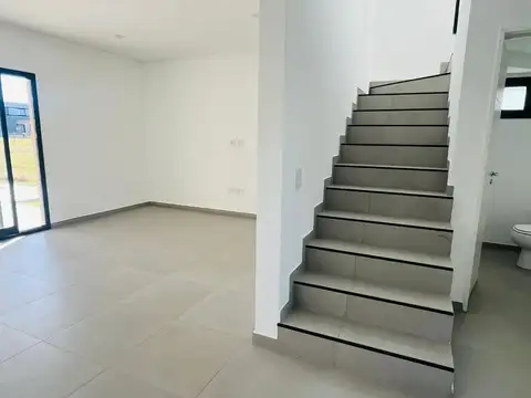 Casa en alquiler en El Aljibe  con pileta
