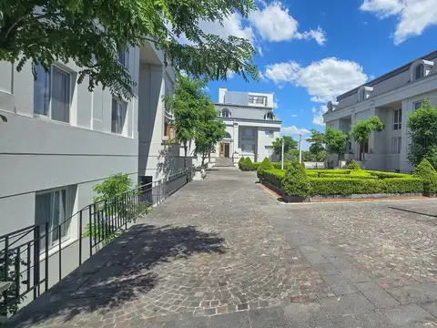 Av. de los Lagos al 3100