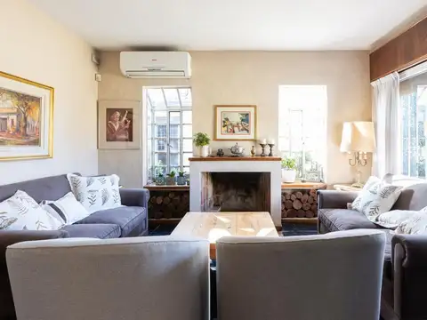 Casa 5 ambientes con 2 baños