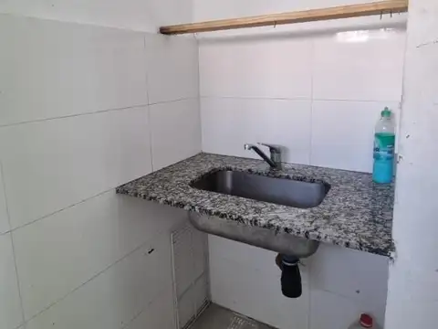 LOCAL  COMERCIAL  EN  AV. LA PLATA 2300  BOEDO