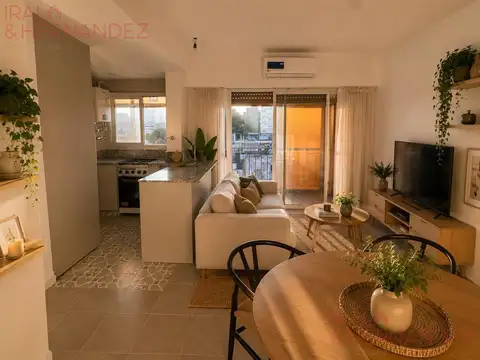 Alquiler Departamento de dos ambientes con balcón,  muy luminoso  