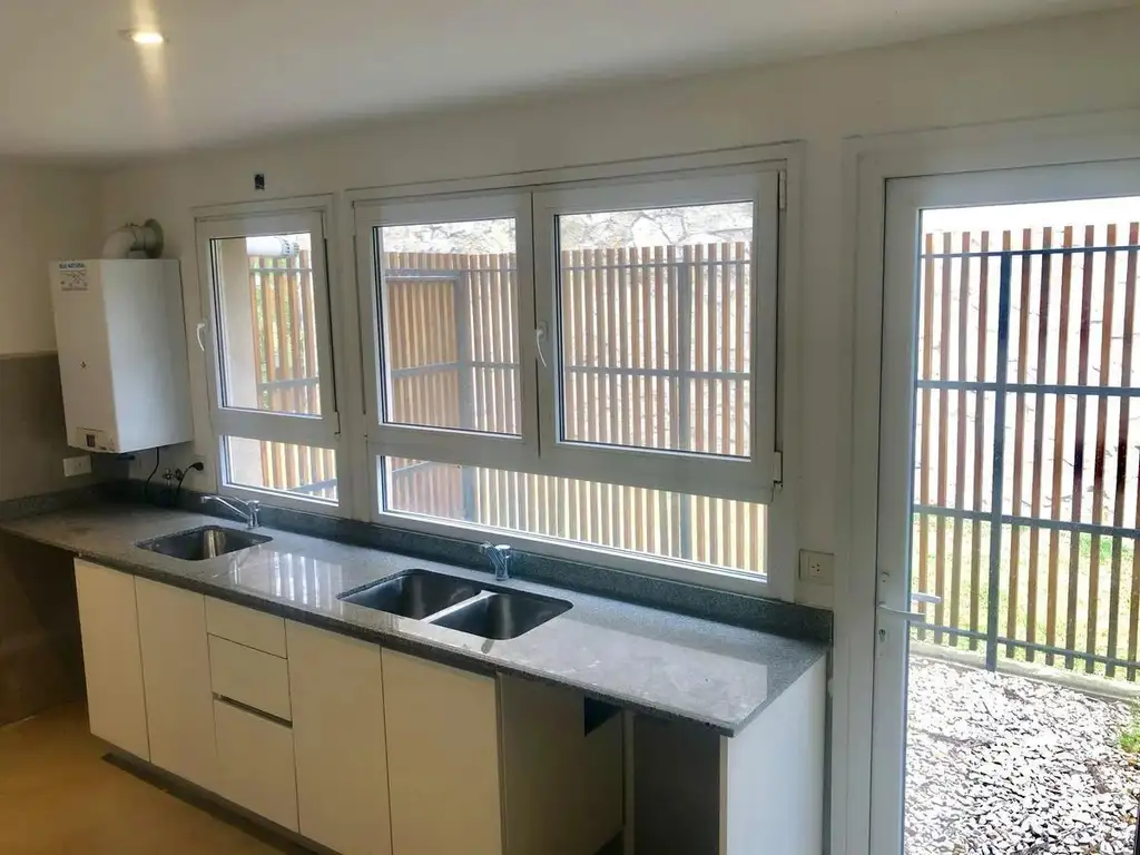 Depto Tipo Casa en Alquiler - Eucalis