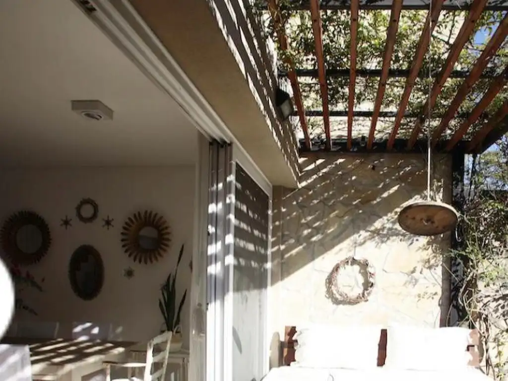 Depto Tipo Casa en Alquiler con cochera